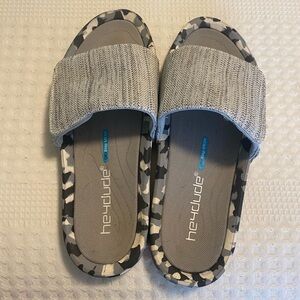 Hey Dude Gray Camo Slide Sandals with Knit Strap Tri ghost